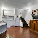 Charming With Garden, Parking & Metro Rom