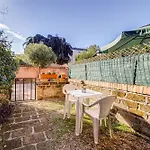 Charming With Garden, Parking & Metro *