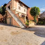 Charming With Garden, Parking & Metro