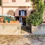 Apartament Charming With Garden, Parking & Metro Rzym
