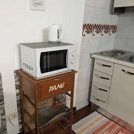 Lejlighed Charming With Garden, Parking & Metro Rom