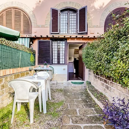 Charming With Garden, Parking & Metro