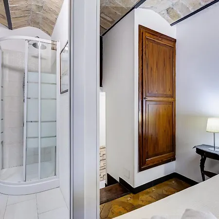 Charming With Garden, Parking & Metro Rom