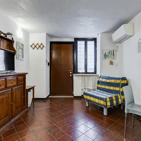 Charming With Garden, Parking & Metro Lejlighed *