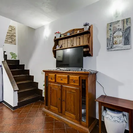Charming With Garden, Parking & Metro Lejlighed