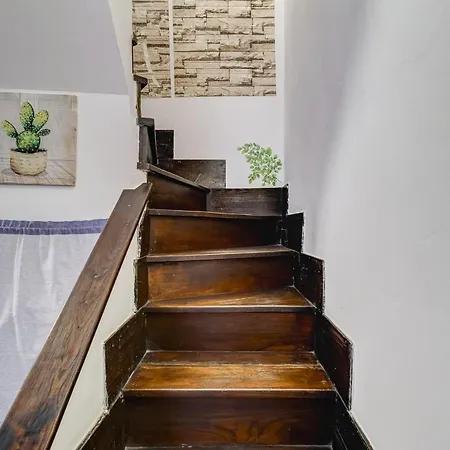Charming With Garden, Parking & Metro