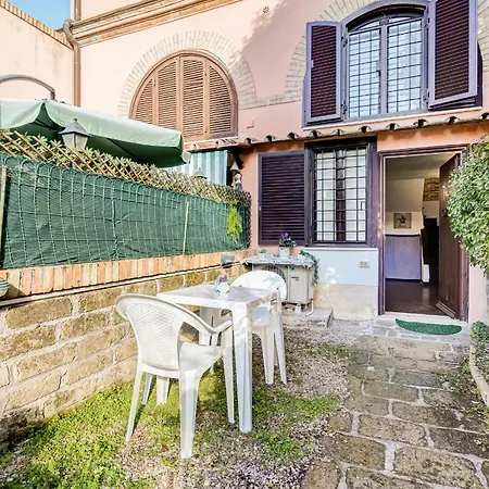 Charming With Garden, Parking & Metro