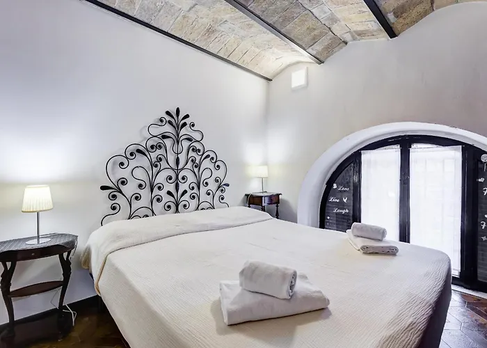 Charming With Garden, Parking & Metro *