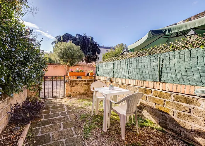 Charming With Garden, Parking & Metro *