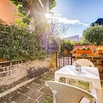 Charming With Garden, Parking & Metro