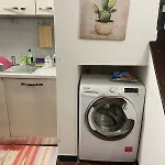 아파트 Charming With Garden, Parking & Metro *