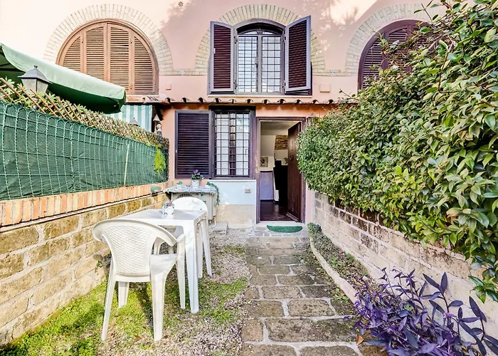 Charming With Garden, Parking & Metro